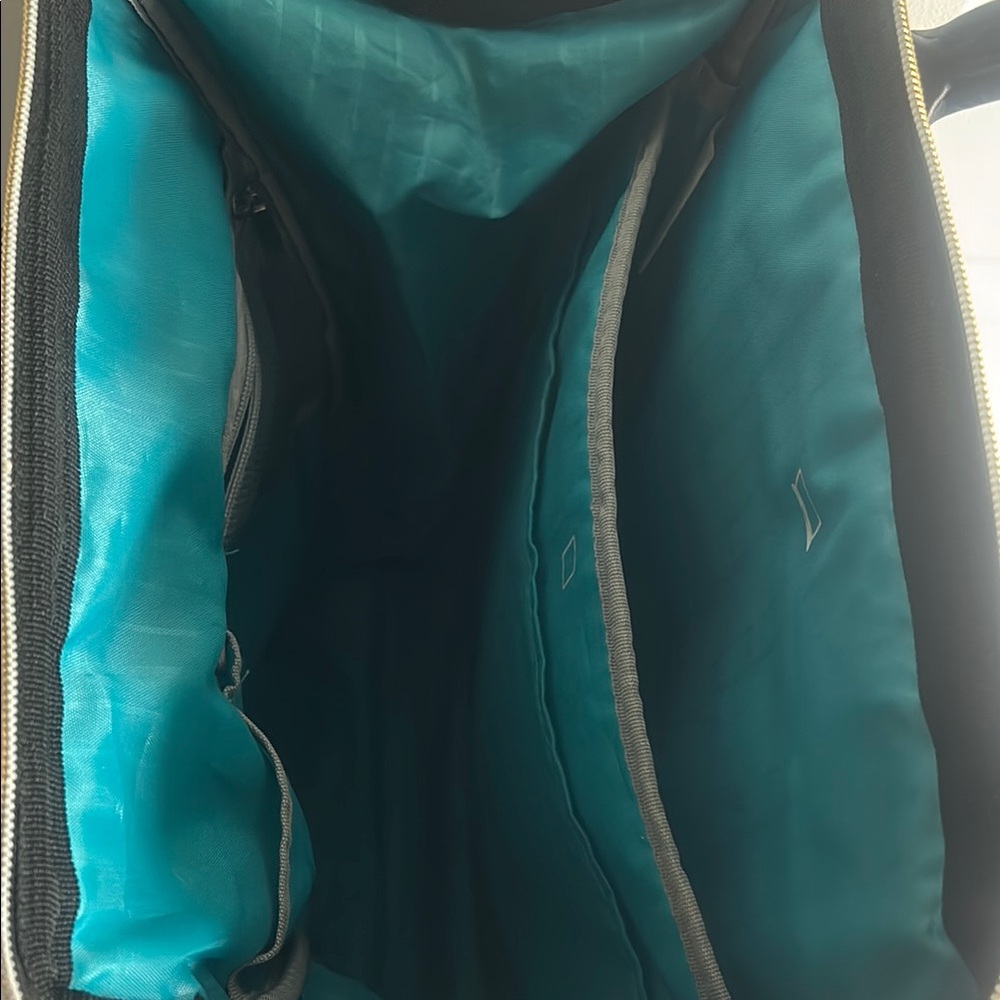Stylish Black Backpack - Picture 4 of 7